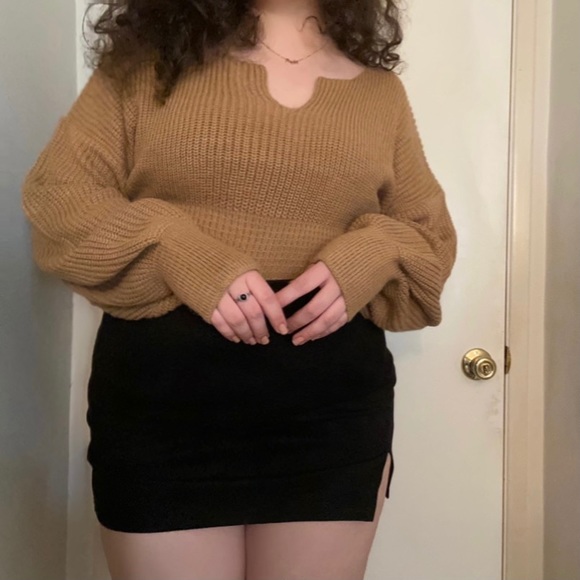 🤎Tan sweater🤎 - Picture 3 of 4